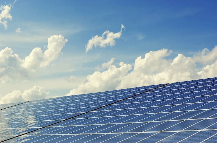 Aerotermia y placas solares
