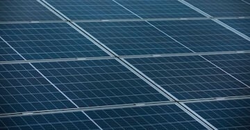 Placas solares flotantes