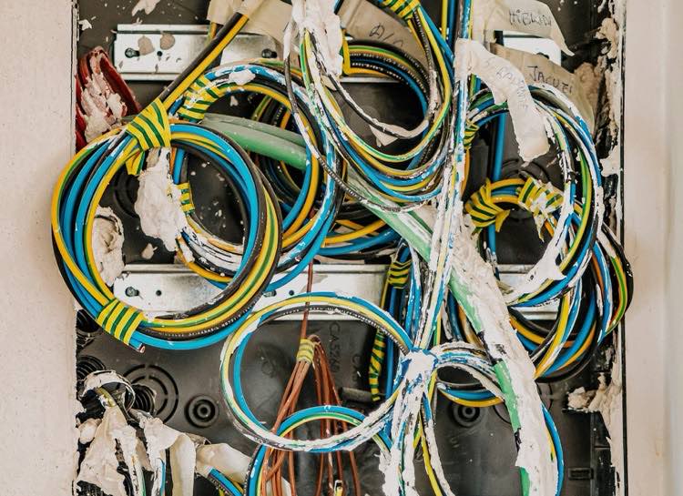 Colores de los cables eléctricos en España