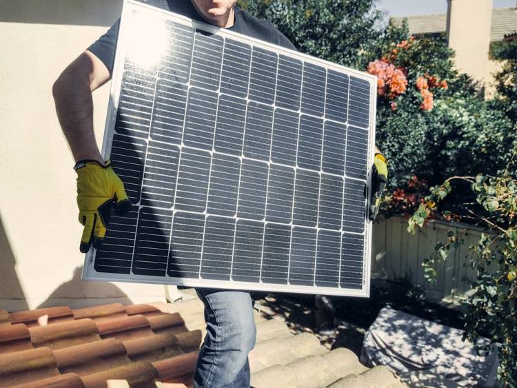 Hora solar pico: para qué sirve y cómo calcularla